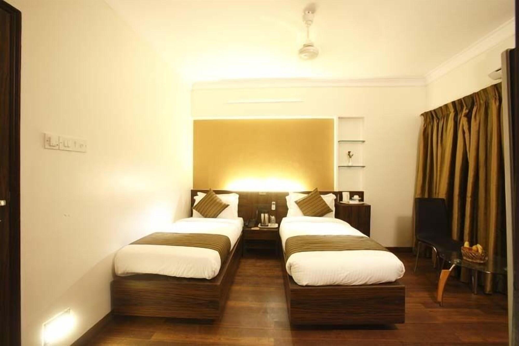 Hotel Plaza Mumbai Exterior foto